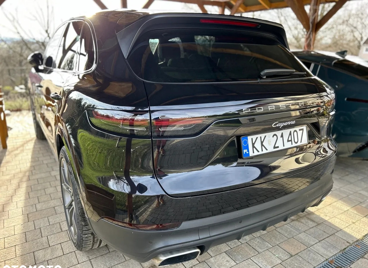 Porsche Cayenne cena 279900 przebieg: 86100, rok produkcji 2019 z Kraków małe 781